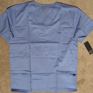 UA Butter-Soft Stretch Men's 5-Pocket V-Neck Scrub Top Ceil Blue Medium NWT